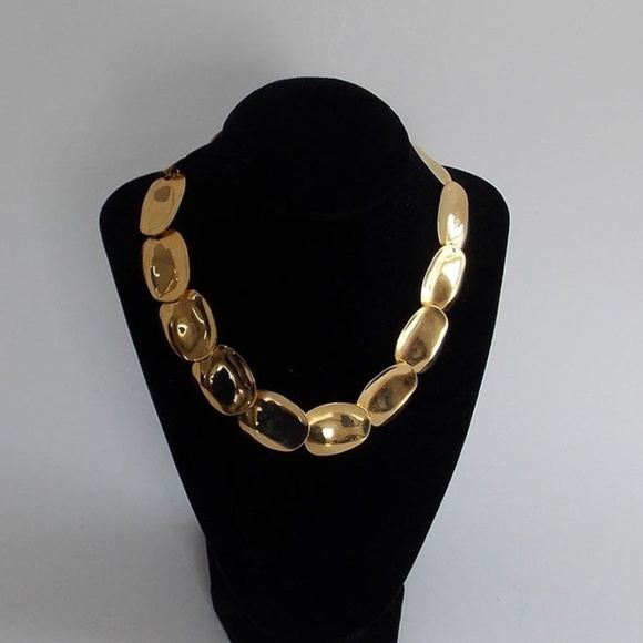 Stunning gold tone choker made with multiple disc - Picture 2 of 5